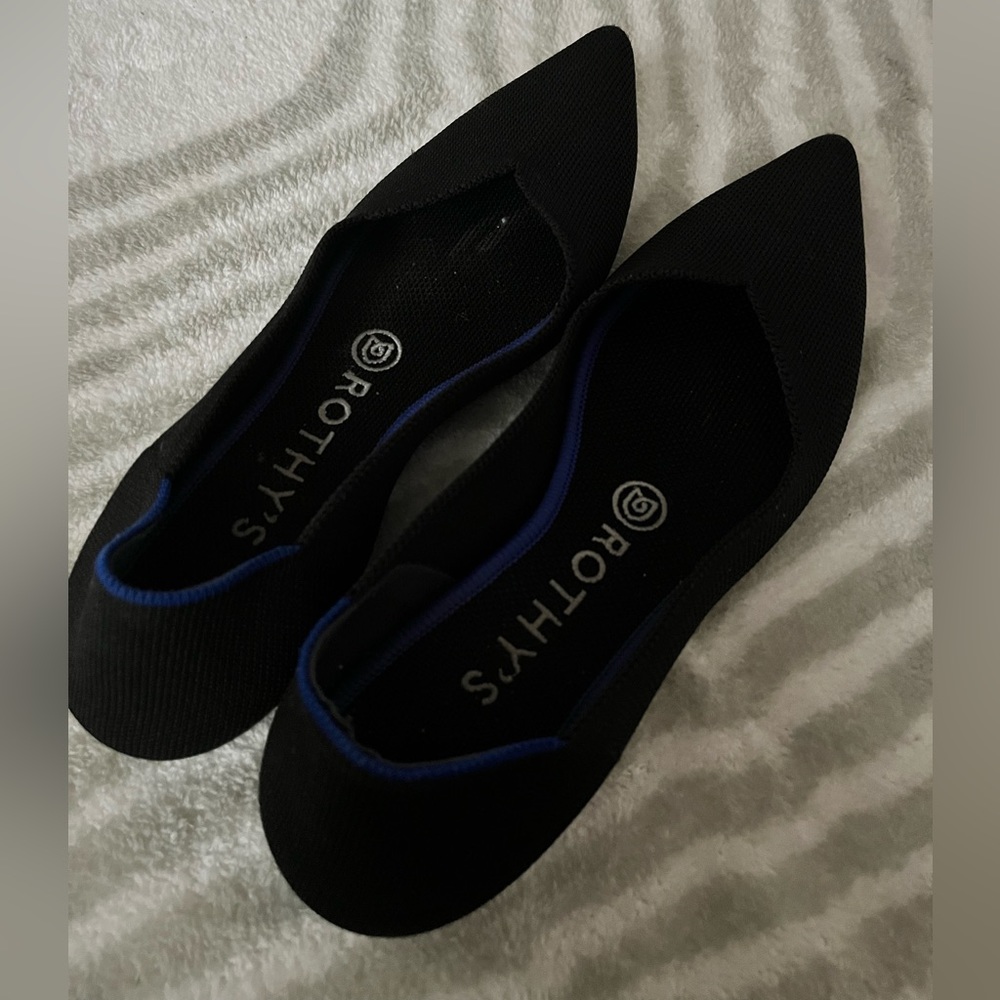 Black Pointed Rothy’s Flats ***READ DESCRIPTION***
